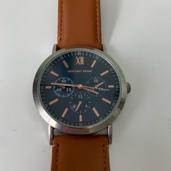 Geoffrey Beene Watch with leather band. - Picture 2 of 4